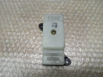 Suzuki GSX 750 ES FUSE BOX