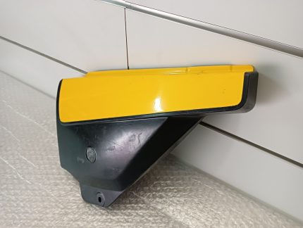 Suzuki GT 200 Cover Middle Left