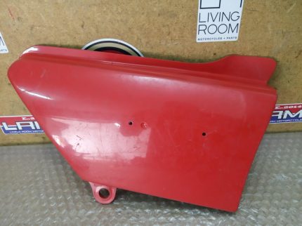 Suzuki GS 750 RIGHT SIDE PANEL COVER 77-