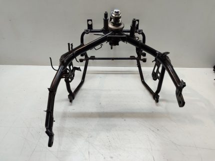 YAMAHA GTS 1000- UPPER FRAME FRONT